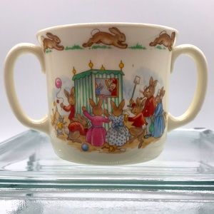 Royal Doulton Bunnykins 2 handle cup English fine bone China at the beach Mug